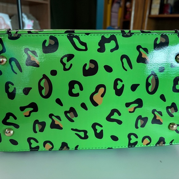 Green Leopard Print Women's Bag with Crossbody Strap and Matching Wallet - Picture 6 of 6